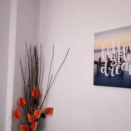 Iris Apartment *